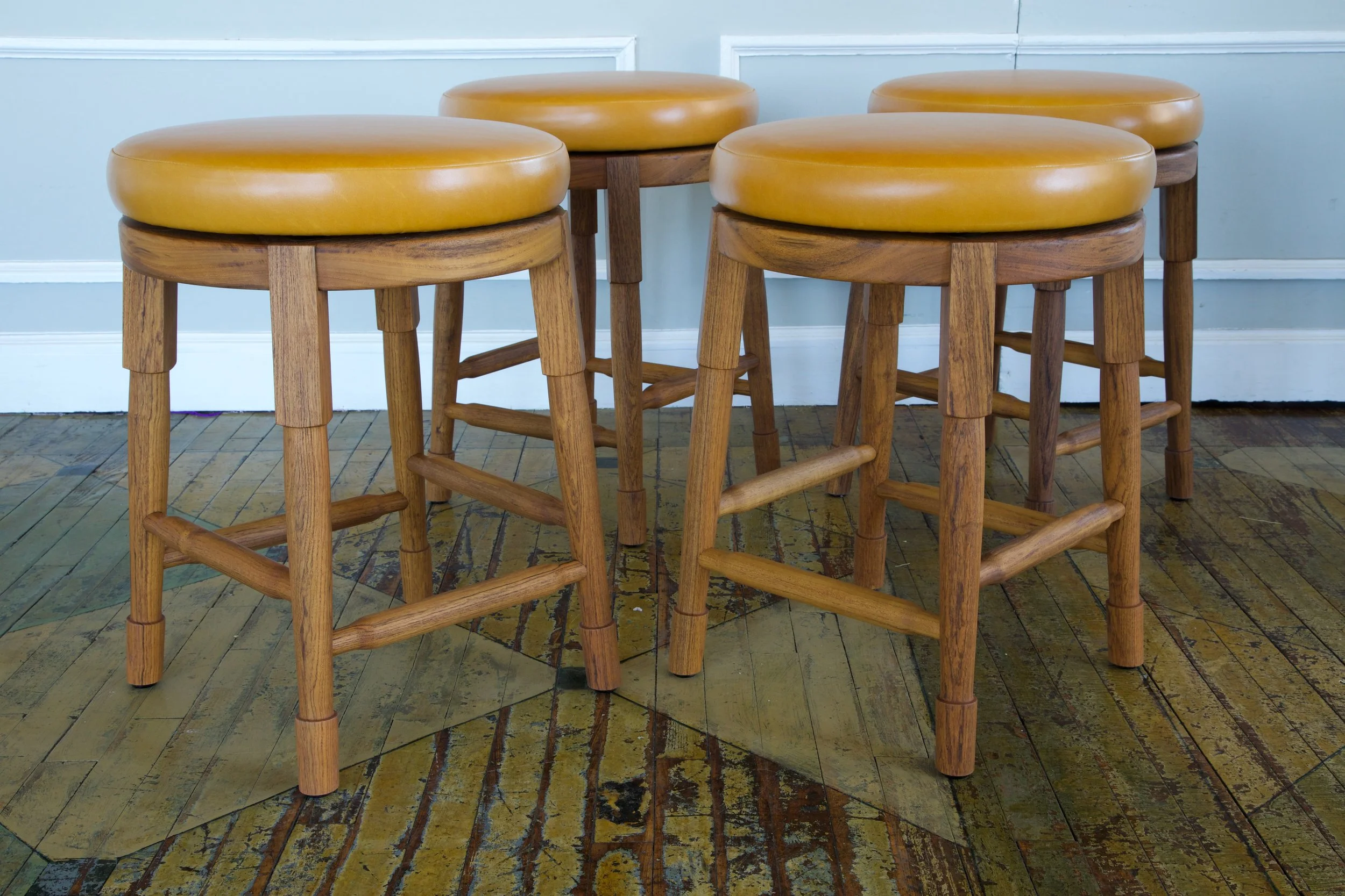 Chatwin Round Swivel Stool — Richard Wrightman Design